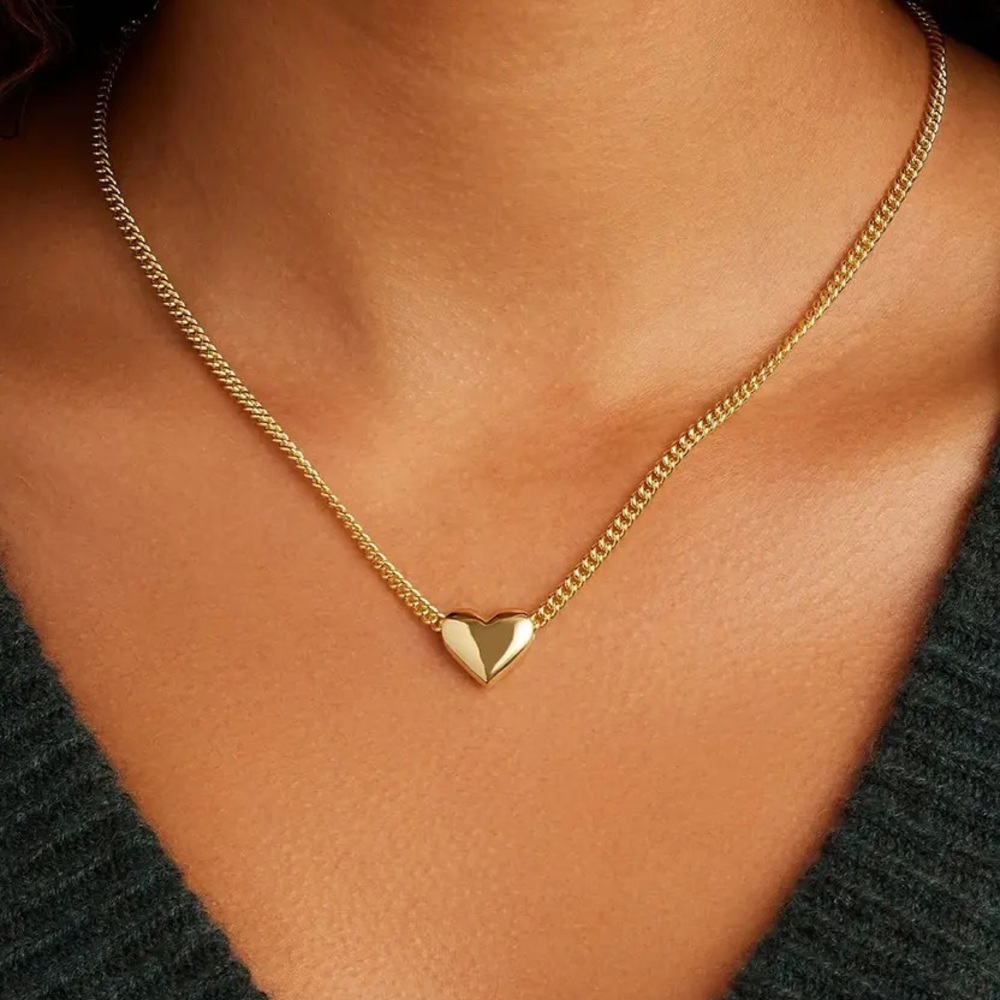 NWT Gorjana Lou Helium Gold Heart Necklace